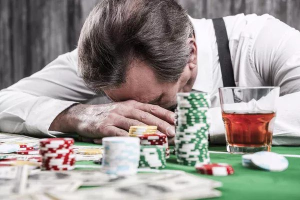 Live Dealer Features Bringing More Social Energy into Online Gameplay